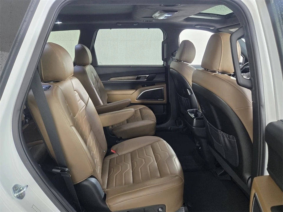 2021 Kia Telluride - Image 16 of 21