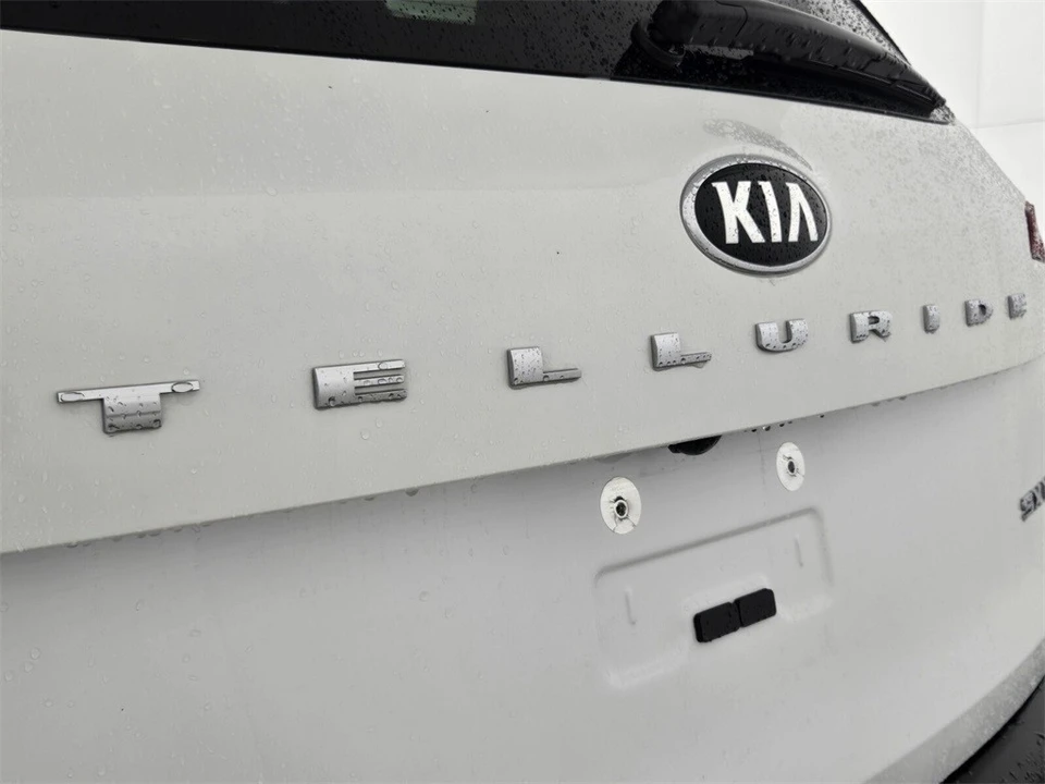 2021 Kia Telluride - Image 14 of 21