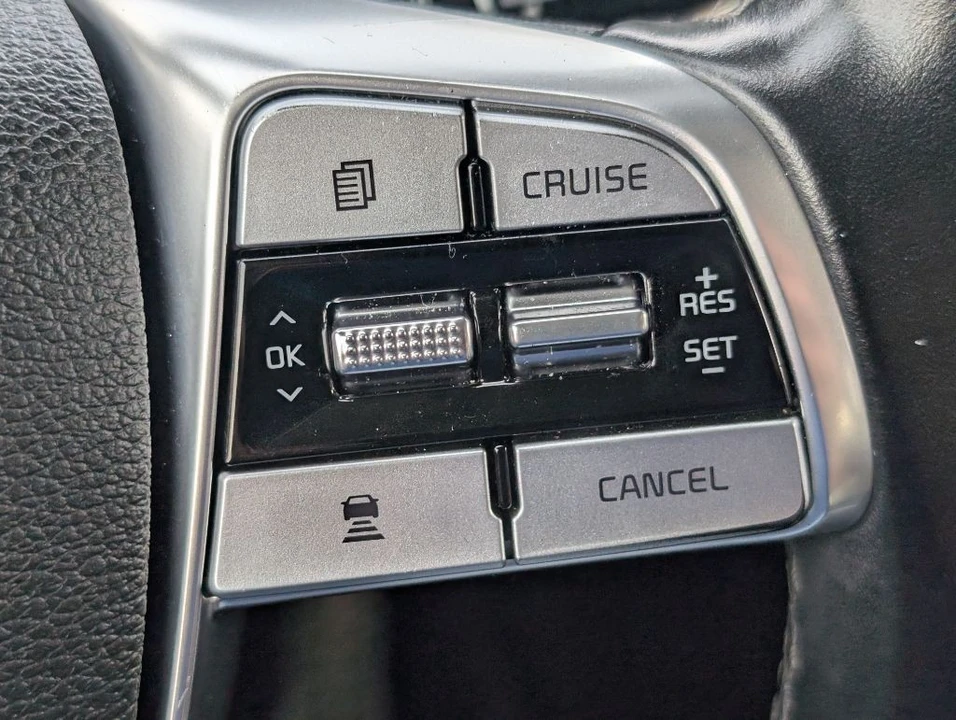 2021 Kia Telluride - Image 16 of 21