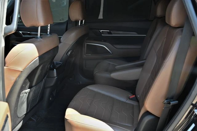 2021 Kia Telluride - Image 18 of 21