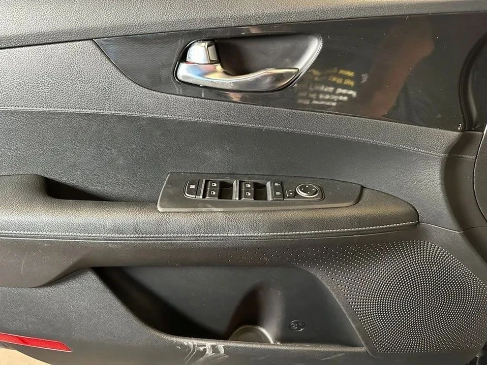 2021 Kia Forte - Image 18 of 20