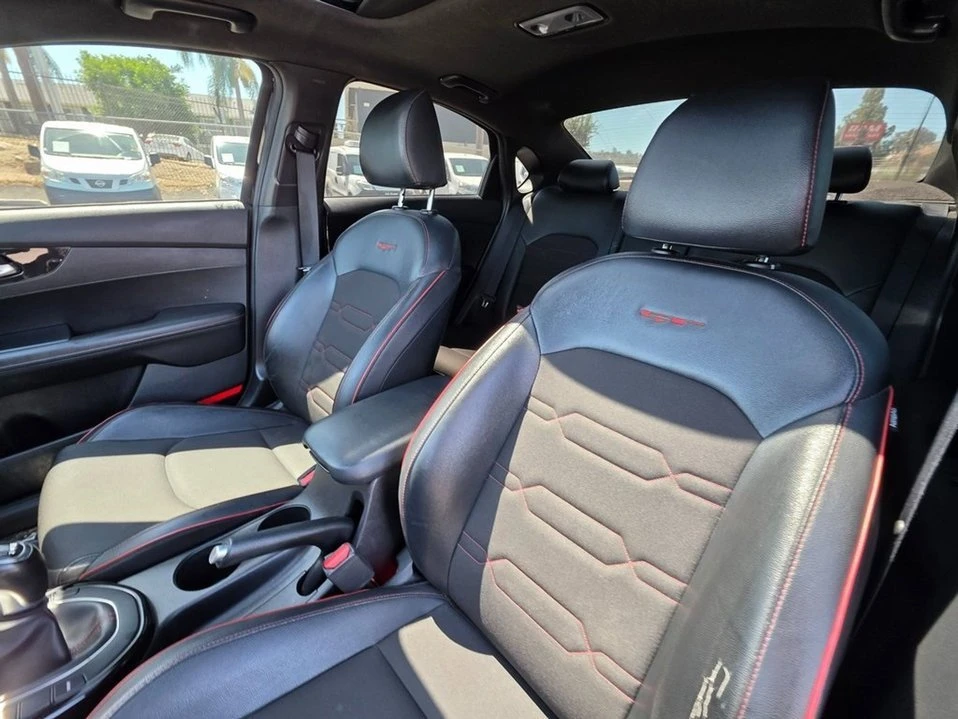 2021 Kia Forte - Image 14 of 19