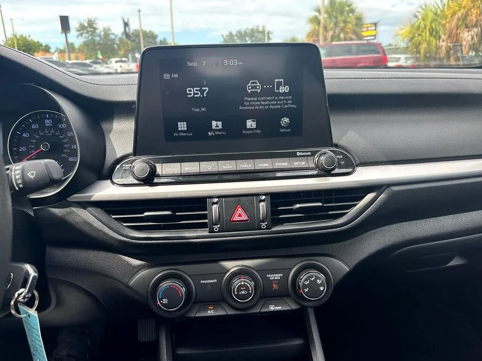 2021 Kia Forte - Image 8 of 12