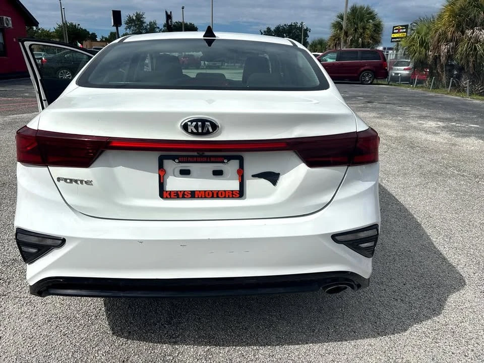 2021 Kia Forte - Image 5 of 12