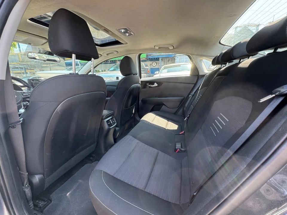 2021 Kia Forte - Image 12 of 19