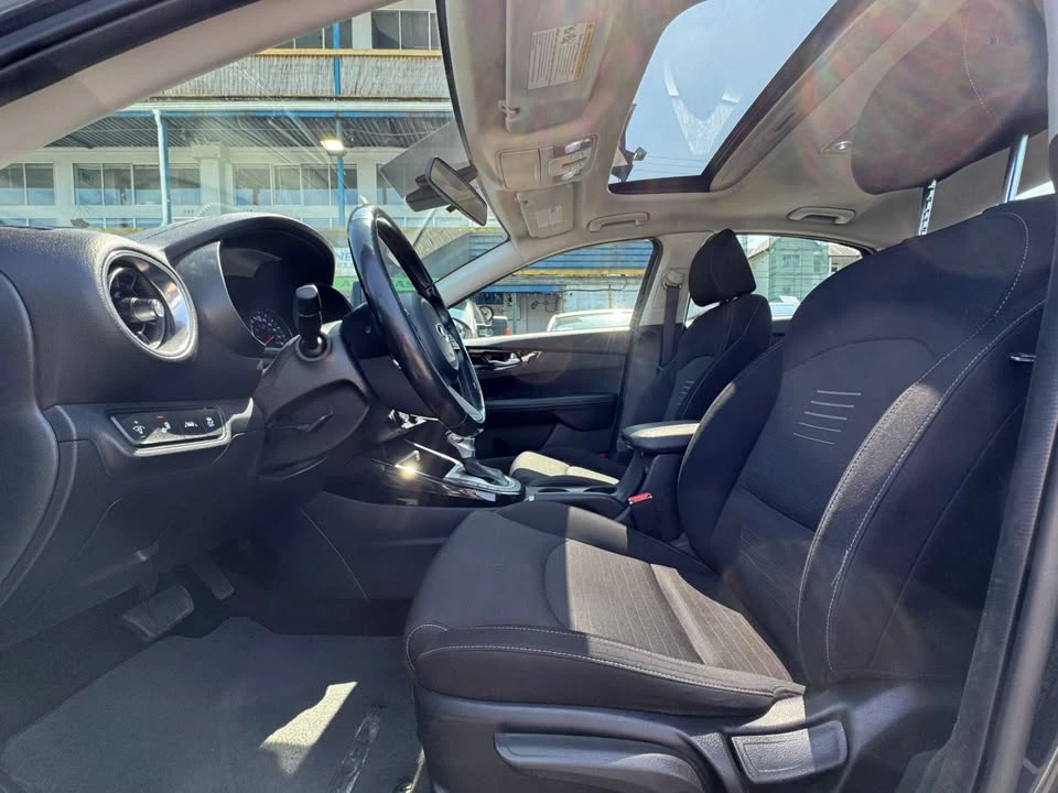 2021 Kia Forte - Image 9 of 19