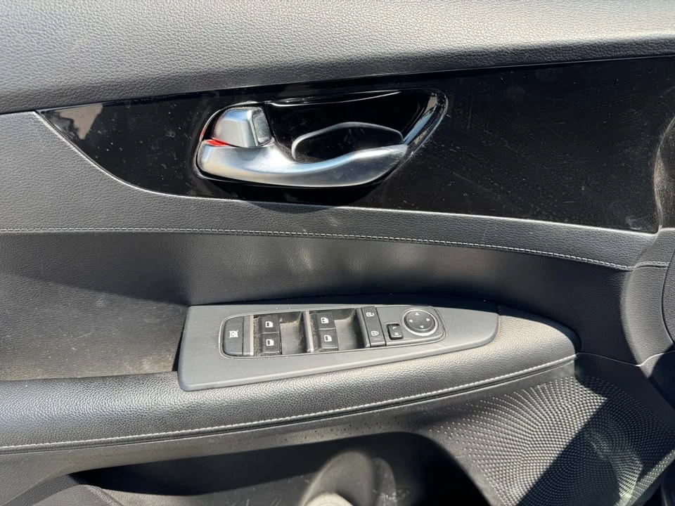 2021 Kia Forte - Image 8 of 19