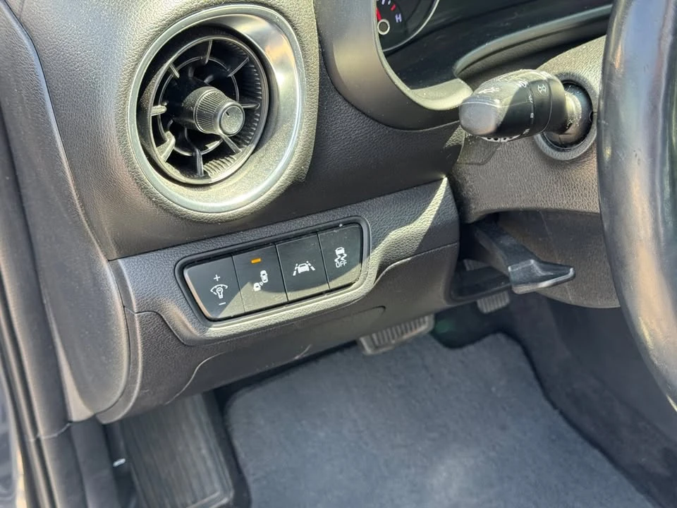 2021 Kia Forte - Image 10 of 19
