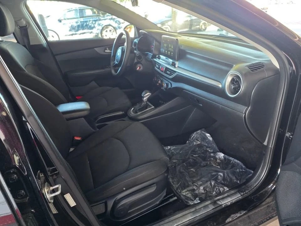 2021 Kia Forte - Image 10 of 16