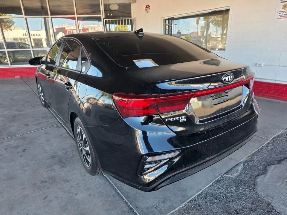 2021 Kia Forte - Image 5 of 16