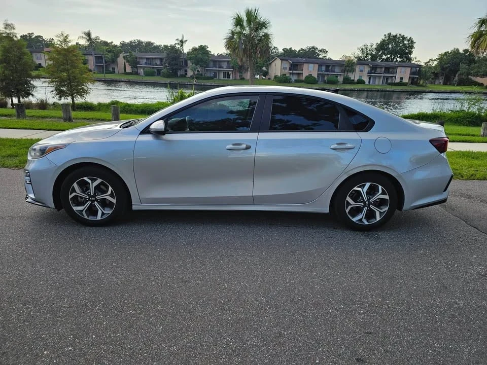 2021 Kia Forte - Image 10 of 12