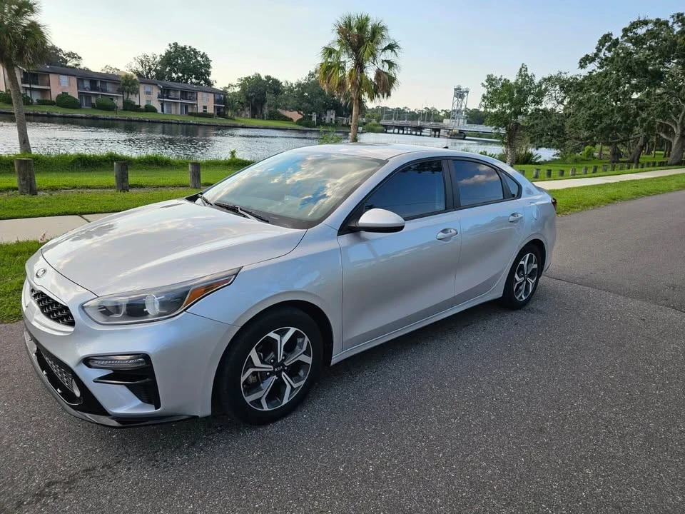 2021 Kia Forte - Image 2 of 12