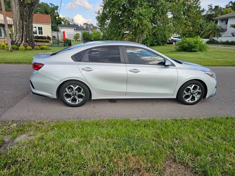 2021 Kia Forte - Image 3 of 12