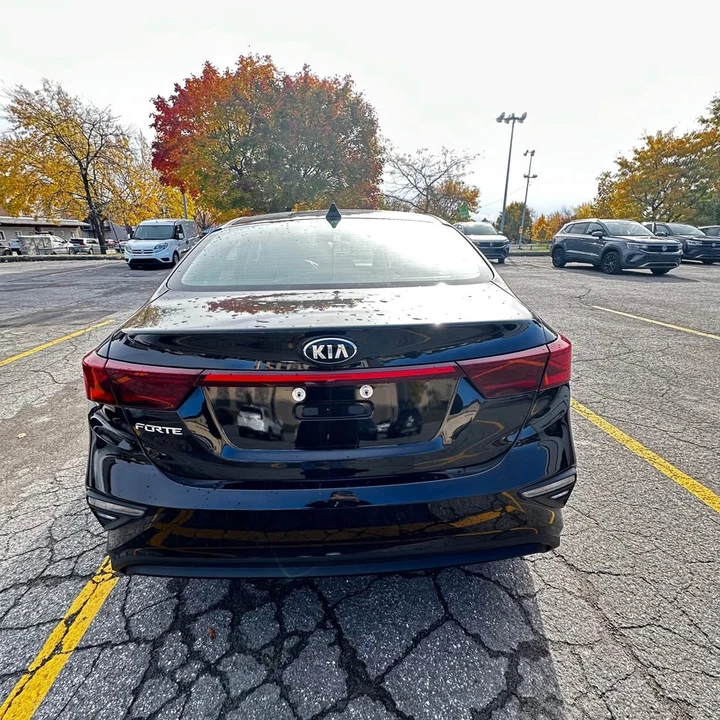 2021 Kia Forte - Image 5 of 12