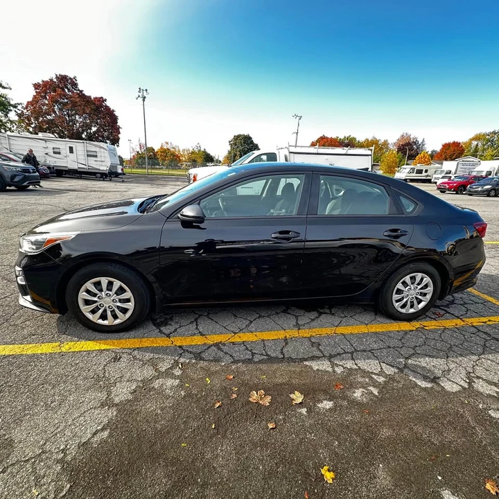 2021 Kia Forte - Image 4 of 12