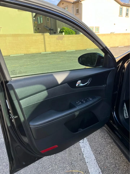2021 Kia Forte - Image 6 of 9