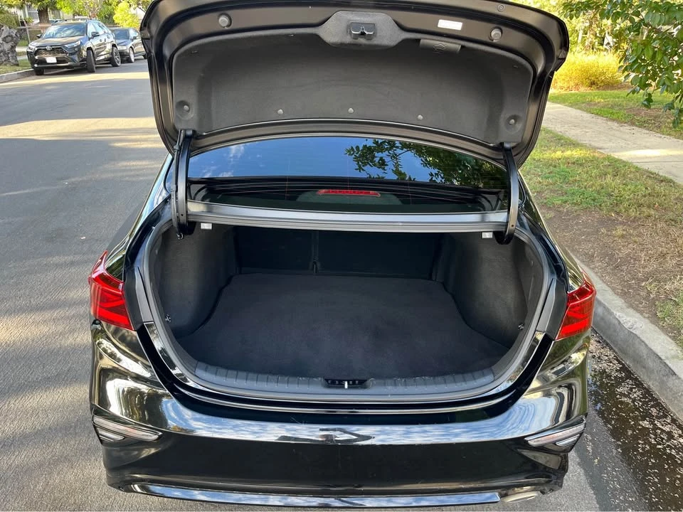 2021 Kia Forte - Image 5 of 9