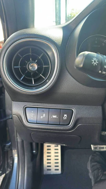 2021 Kia Forte - Image 13 of 17