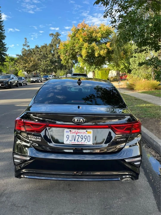 2021 Kia Forte - Image 4 of 9