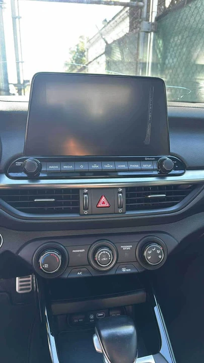 2021 Kia Forte - Image 15 of 17