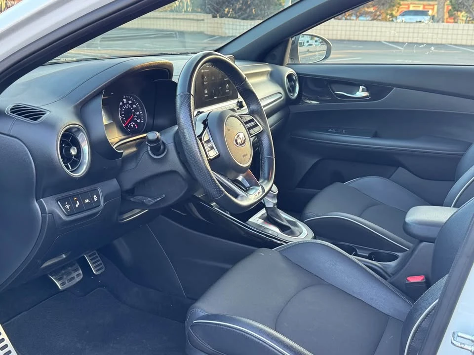 2021 Kia Forte - Image 11 of 20