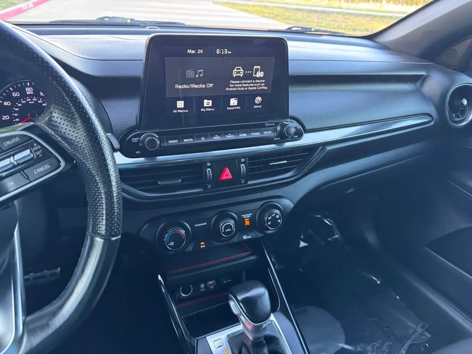 2021 Kia Forte - Image 12 of 15
