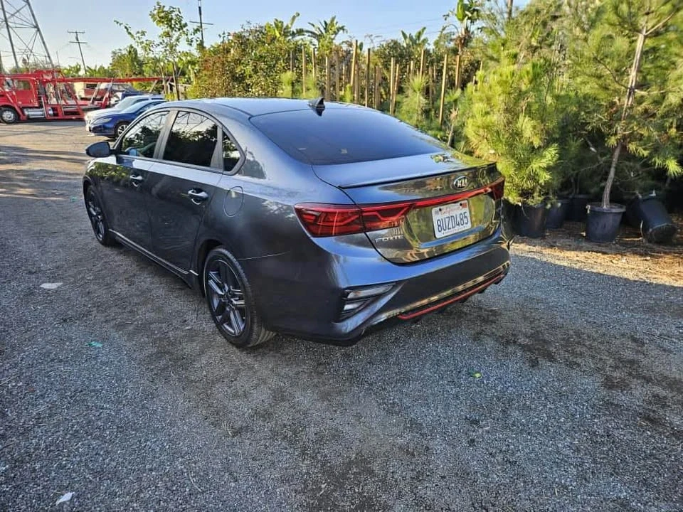 2021 Kia Forte - Image 2 of 12