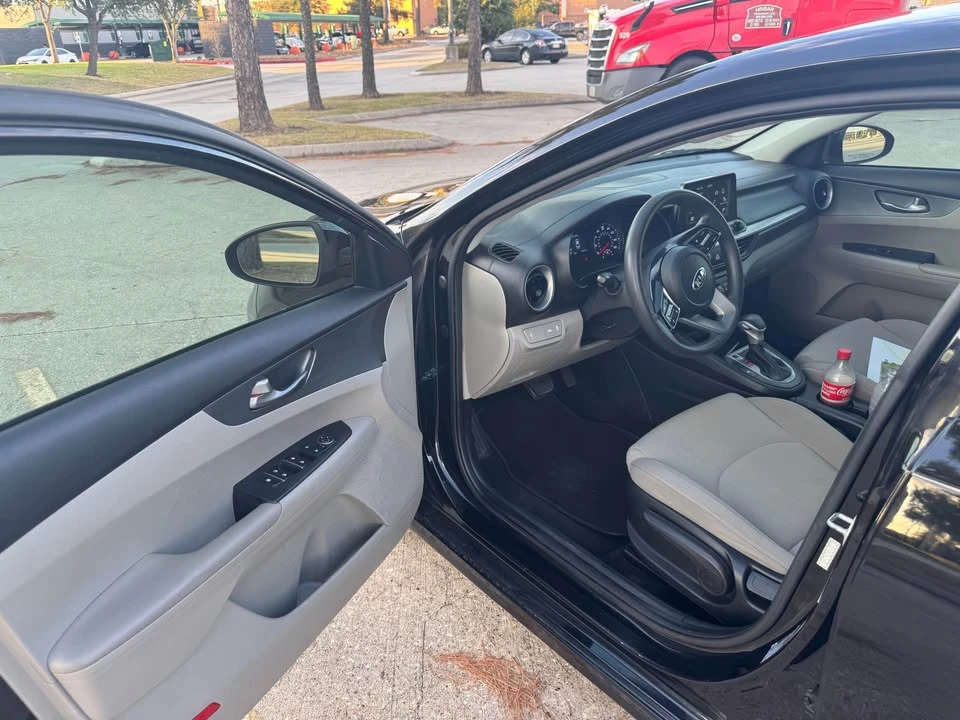 2021 Kia Forte - Image 6 of 9