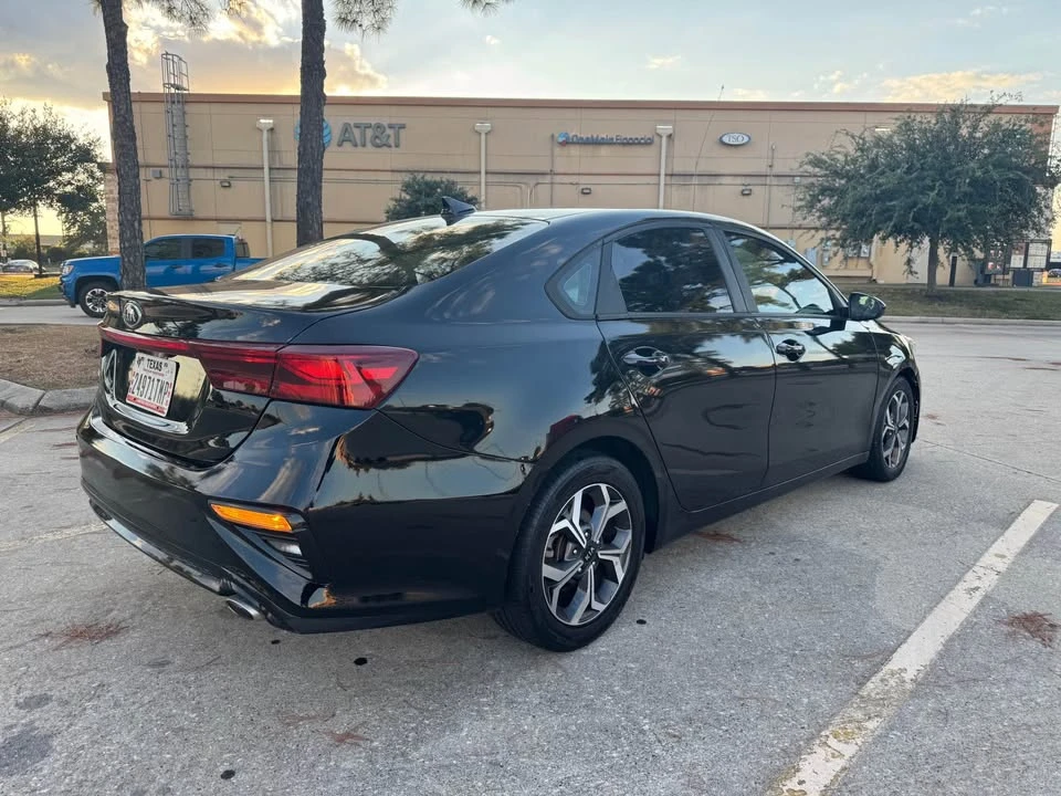 2021 Kia Forte - Image 2 of 9