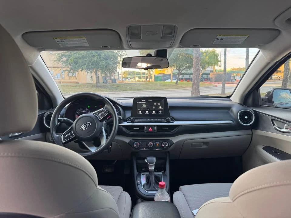 2021 Kia Forte - Image 5 of 9