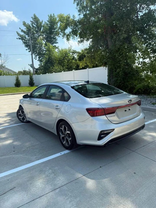 2021 Kia Forte - Image 6 of 12