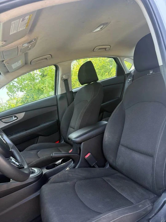 2021 Kia Forte - Image 10 of 12