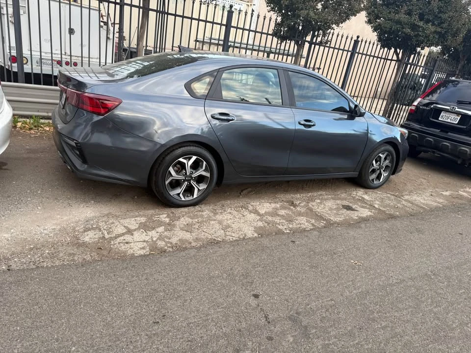 2021 Kia Forte - Image 4 of 5