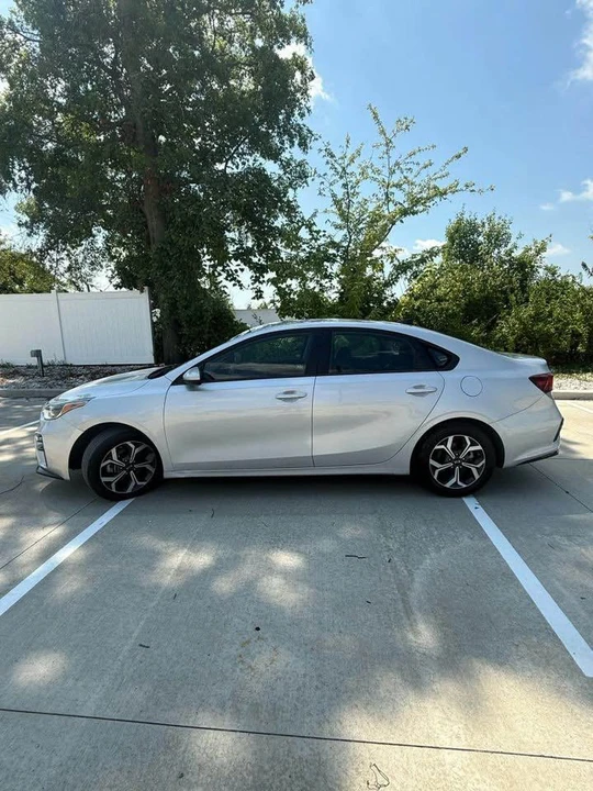 2021 Kia Forte - Image 5 of 12