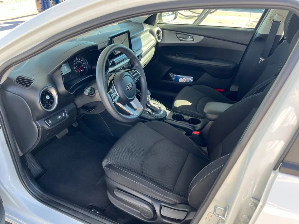 2021 Kia Forte - Image 5 of 10