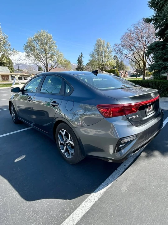 2021 Kia Forte - Image 5 of 15