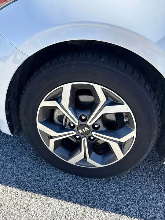 2021 Kia Forte - Image 9 of 13