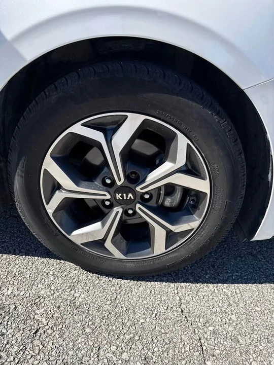 2021 Kia Forte - Image 8 of 13