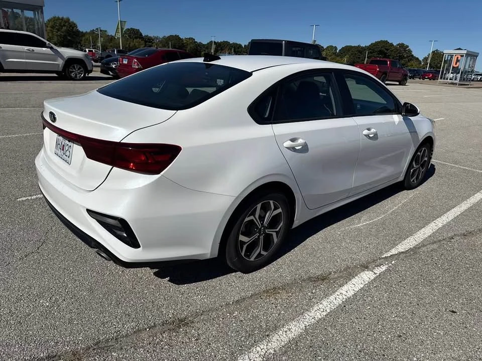 2021 Kia Forte - Image 6 of 13