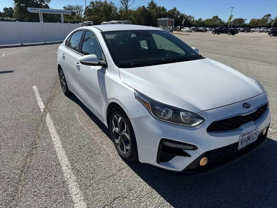 2021 Kia Forte - Image 2 of 13