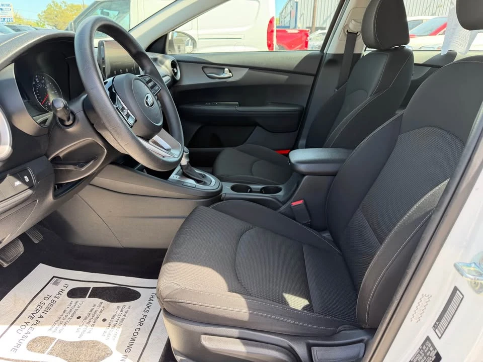2021 Kia Forte - Image 10 of 15