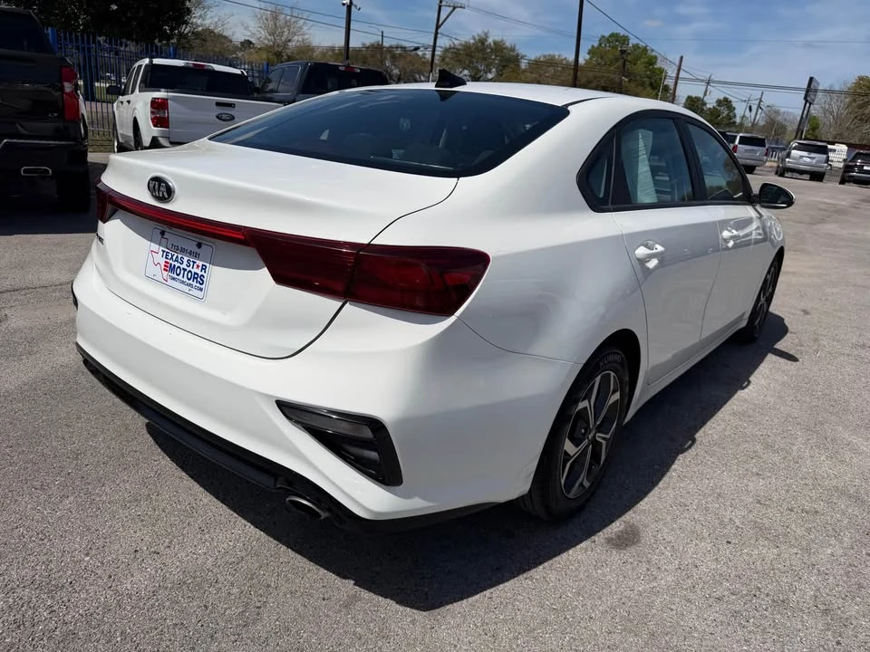 2021 Kia Forte - Image 4 of 15