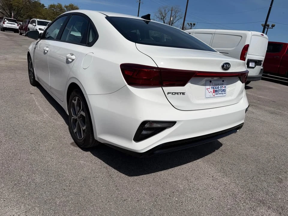 2021 Kia Forte - Image 6 of 15