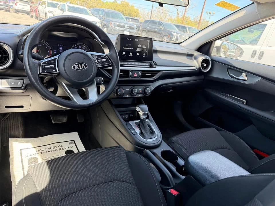2021 Kia Forte - Image 9 of 15