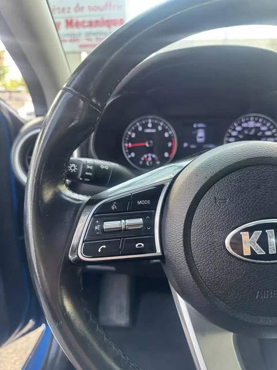 2021 Kia Forte - Image 9 of 18