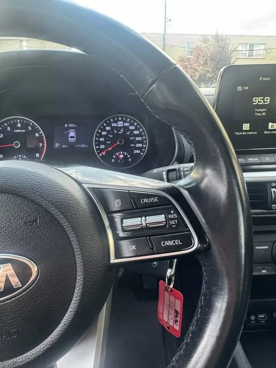 2021 Kia Forte - Image 10 of 18
