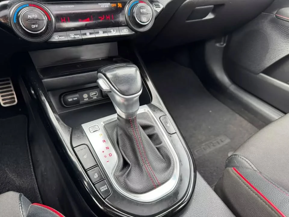 2021 Kia Forte - Image 15 of 20