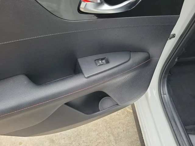 2021 Kia Forte - Image 10 of 20