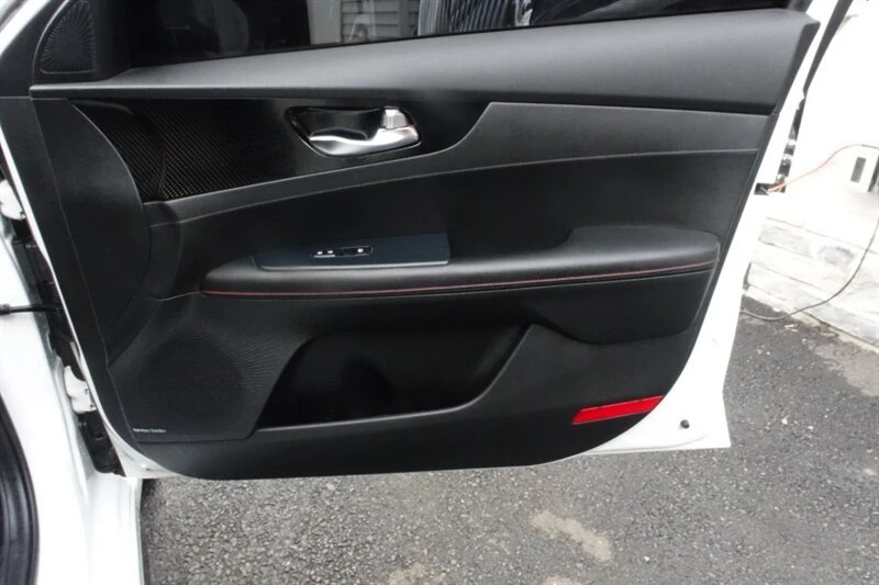 2021 Kia Forte - Image 12 of 19