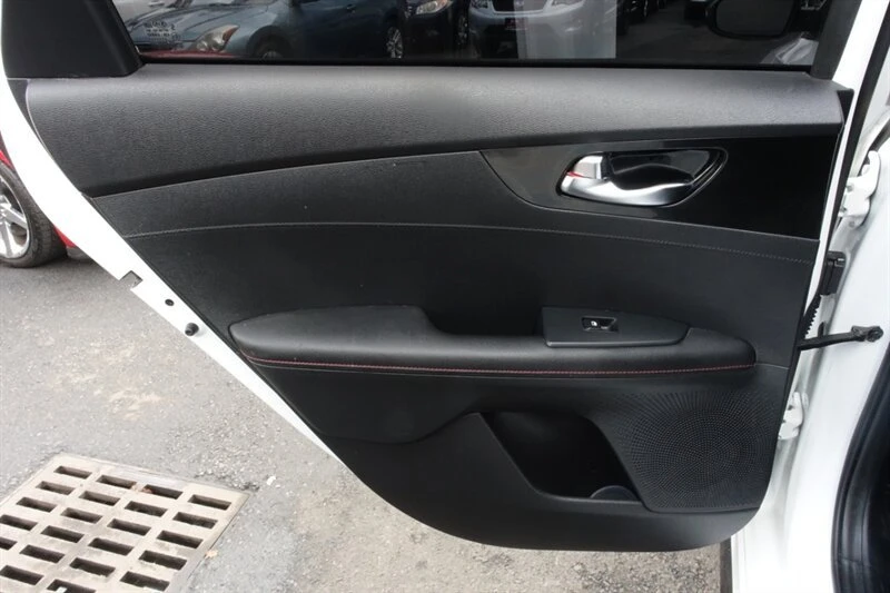2021 Kia Forte - Image 10 of 19